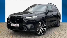 Black sapphire Gebraucht 2025 BMW X7 M Sport SUV | 124.440 € (Fairer Preis)