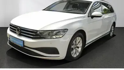 Gebraucht VW Passat Basis 150 PS (110 kW) 2023 Weiß Kombi