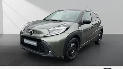 Gebraucht Toyota Aygo X Pulse 72 PS (52 kW) 2023 6w4)/ black mica (209) (gruen SUV