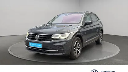 Grau Gebraucht 2022 VW Tiguan Life SUV | 22.890 € (Fairer Preis)