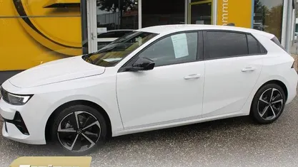 Gebraucht Opel Astra 131 PS (96 kW) 2025 Limousine