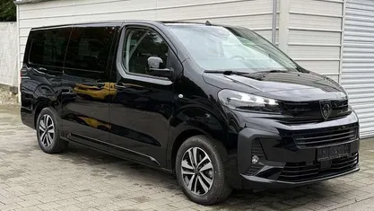 Gebraucht 2025 Peugeot Traveller Premium Van / Kleinbus | 44.490 € (Fairer Preis)