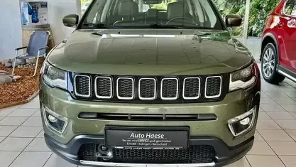 Gebraucht Jeep Compass Limited 170 PS (125 kW) 2019 Grün SUV