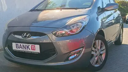 Gebraucht Hyundai ix20 Style 90 PS (66 kW) 2015 Grau Kleinwagen