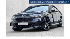 Schwarz Gebraucht 2024 BMW 550e M Sport Limousine | 75.690 € (Fairer Preis)
