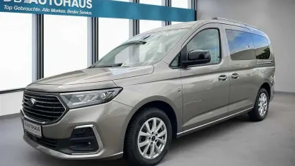Gebraucht Ford Grand Tourneo Connect Titanium 122 PS (89 kW) 2023 Silber Van / Kleinbus