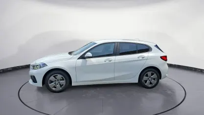 Gebraucht BMW 118 Advantage 136 PS (100 kW) 2023 Weiß Kleinwagen