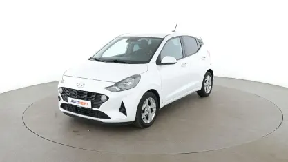 Gebraucht Hyundai i10 Trend 84 PS (61 kW) 2023 Weiß Kleinwagen