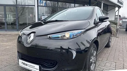 Gebraucht Renault Zoe Intens 67 kW (92 PS) 2017 Blackpearlschwarz (schwarz) (schwarz) Kleinwagen