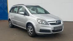 Silber Gebraucht 2005 Opel Zafira Edition Van / Kleinbus | 3.990 € (Etwas zu teuer)