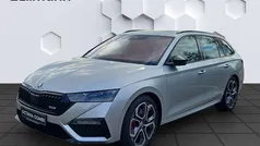 Silber Gebraucht 2024 Skoda Octavia RS Kombi | 41.877 € (Fairer Preis)
