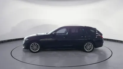 Gebraucht BMW 320 Sport Line 190 PS (139 kW) 2023 Schwarz Kombi