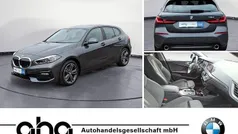 Grau Gebraucht 2021 BMW 118 Comfort Edition Kleinwagen | 19.990 € (Fairer Preis)