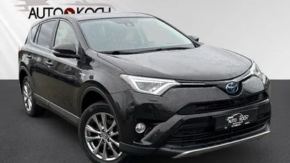 Braun Gebraucht 2017 Toyota RAV4 Hybrid Executive SUV | 21.990 € (Etwas zu teuer)