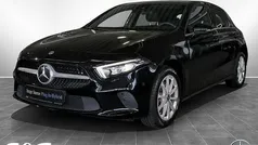 Metalliclack kosmosschwarz Gebraucht 2022 Mercedes A250 Limousine | 26.670 € (Guter Preis)