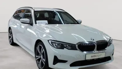 Gebraucht BMW 330e Advantage 252 PS (185 kW) 2021 Alpinweiss uni Kombi