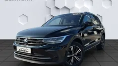 Schwarz Gebraucht 2022 VW Tiguan Active SUV | 29.478 € (Fairer Preis)