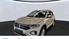 Ascotgrau Gebraucht 2024 VW T-Roc Life SUV | 25.980 € (Superpreis)