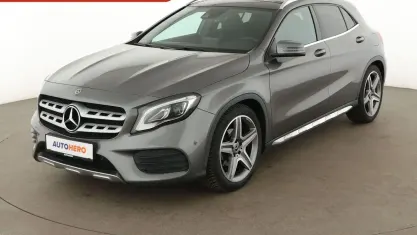 Gebraucht Mercedes GLA200 AMG line 156 PS (114 kW) 2020 Grau SUV