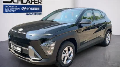 Gebraucht Hyundai Kona Select 94 PS (69 kW) 2025 Abyss black / mic SUV