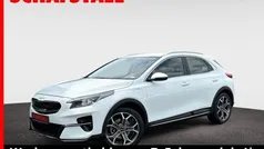 Weiss ((hw2) deluxeweiss met.) Gebraucht 2022 Kia XCeed Spirit SUV | 19.979 € (Superpreis)