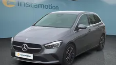 Grau Gebraucht 2024 Mercedes B180 Van / Kleinbus | 30.799 € (Guter Preis)