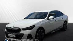 Weiss Gebraucht 2024 BMW 520 Comfort Edition Limousine | 62.890 € (Fairer Preis)