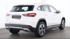 Weiß Gebraucht 2024 Mercedes GLA200 Advanced SUV | 38.990 € (Fairer Preis)