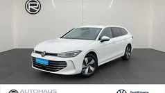 Weiß Gebraucht 2025 VW Passat Business Kombi | 35.980 € (Fairer Preis)