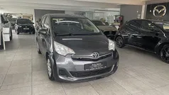 Grau Gebraucht 2013 Toyota Verso-S Life Van / Kleinbus | 7.490 € (Fairer Preis)