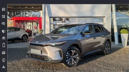 Gebraucht Toyota bZ4X Comfort 150 kW (204 PS) 2023 Palladiumsilber met SUV