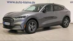 Grau / lackierung carbonizedgrau metallic Gebraucht 2023 Ford Mustang Mach-E SUV | 35.990 € (Superpreis)