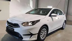 Casaweiß Gebraucht 2024 Kia Ceed Limousine | 18.780 € (Superpreis)