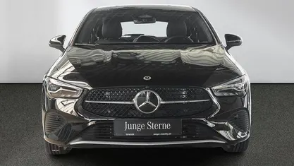 Gebraucht Mercedes CLA200 Shooting Brake 163 PS (119 kW) 2025 Schwarz Kombi