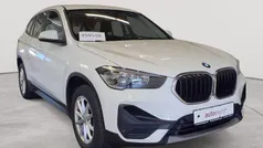 Alpinweiß Gebraucht 2021 BMW X1 Performance SUV | 21.990 € (Guter Preis)