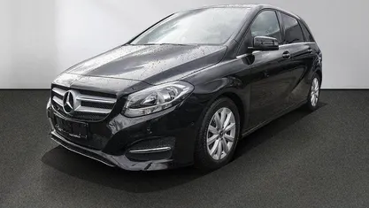 Gebraucht Mercedes B180 Business 122 PS (89 kW) 2017 Schwarz Van / Kleinbus