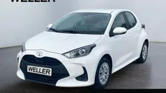 Weiss Gebraucht 2022 Toyota Yaris Basis Kleinwagen | 14.490 € (Fairer Preis)