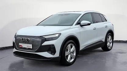 Gebraucht Audi Q4 e-tron Comfort 150 kW (204 PS) 2023 Gletscherweiß metallic SUV
