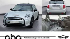 Silber Gebraucht 2022 Mini Cooper SE Classic Kleinwagen | 18.430 € (Fairer Preis)