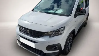 Gebraucht Peugeot e-Rifter Allure 100 kW (136 PS) 2023 Weiß Van / Kleinbus