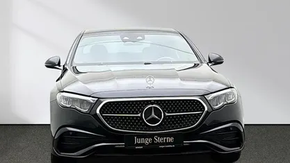 Gebraucht Mercedes E220 AMG 197 PS (144 kW) 2025 Schwarz Limousine