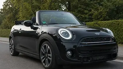 Gebraucht Mini Cooper S Cabriolet Essential 178 PS (130 kW) 2021 Schwarz Cabrio