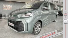 Edu all terrain green metallic Neu 2024 Toyota Proace Verso Team Kombi | 42.880 € (Fairer Preis)