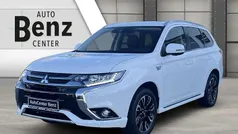 Weiß Gebraucht 2018 Mitsubishi Outlander P-HEV Top SUV | 20.990 € (Fairer Preis)
