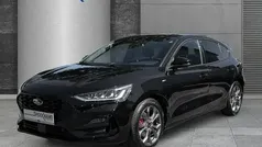 Obsidianschwarz metallic Gebraucht 2022 Ford Focus ST-Line | 19.900 € (Guter Preis)