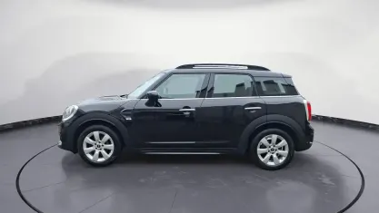 Używany Mini One Countryman 102 KM (75 kW) 2020 Czarny SUV
