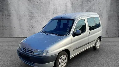 Grau Gebraucht 2002 Citroën Berlingo Van / Kleinbus | 790 € (Superpreis)