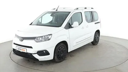 Weiß Gebraucht 2021 Toyota Proace Verso City Kombi | 19.880 € (Guter Preis)