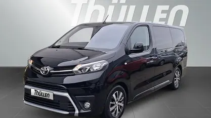 Schwarz Gebraucht 2023 Toyota Proace Verso Comfort Kombi | 29.590 € (Superpreis)