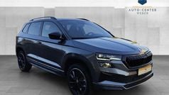 Graphitegrau (metallic) Gebraucht 2024 Skoda Karoq SportLine SUV | 35.380 € (Fairer Preis)